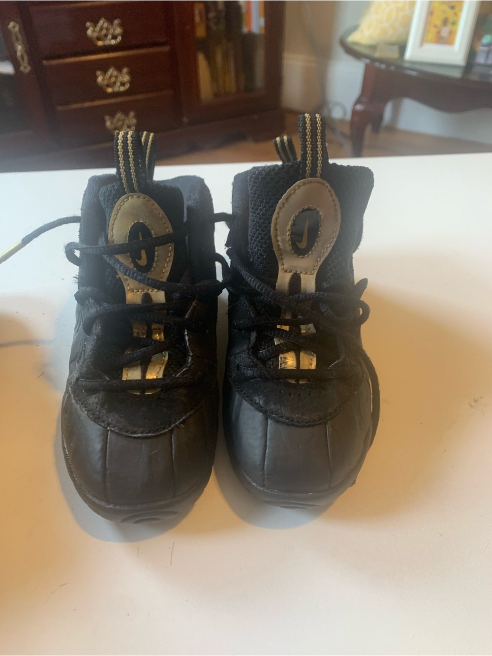 Nike Kids Black and Gold Low-Top Sneakers